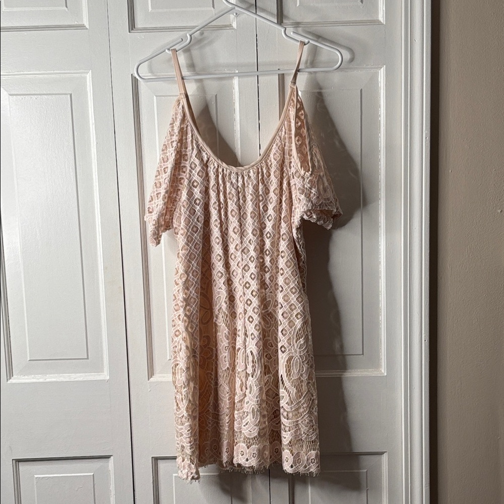 3 for $20 VENUS Blush Pink Lace Mini Dress with Crochet Overlay sz L - Picture 3 of 6
